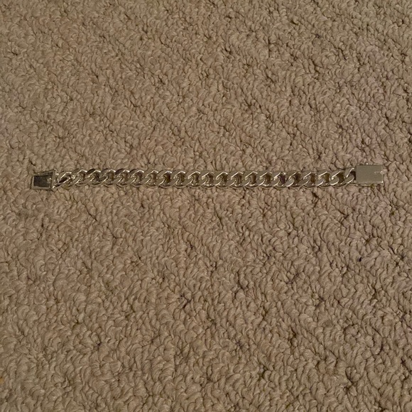 925 Sterling silver bracelet. Measures 7 3/4 inches. Heavy weight. - Picture 2 of 4